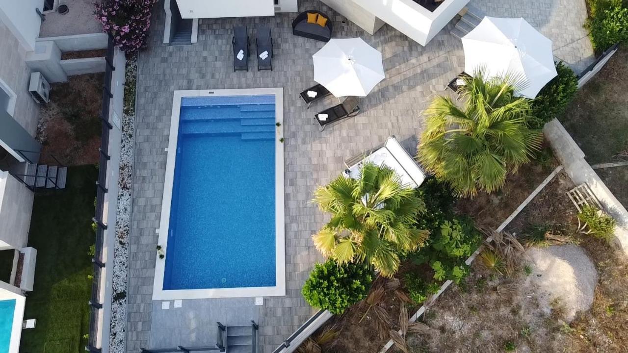 Apartments Pool Villa Aldura نوفاليا المظهر الخارجي الصورة