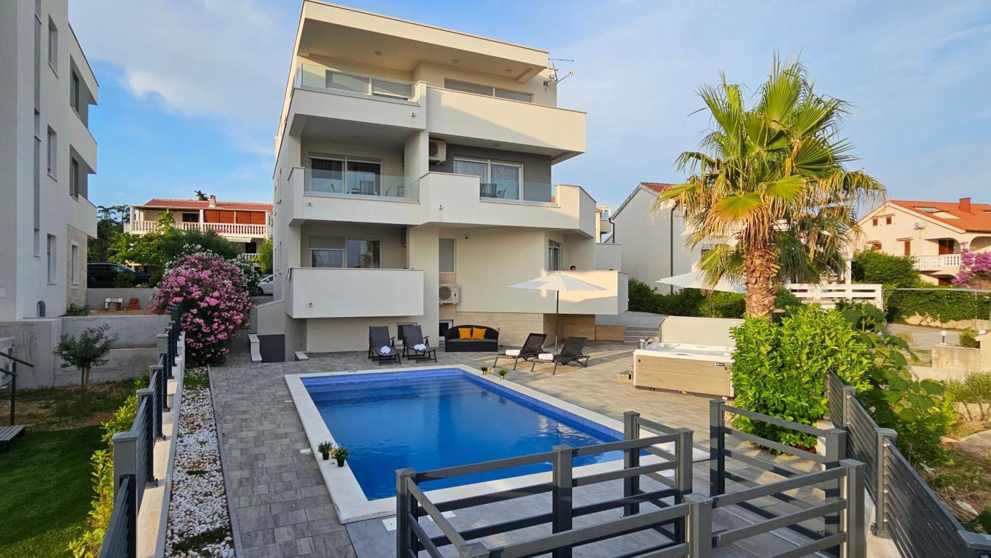 Apartments Pool Villa Aldura نوفاليا المظهر الخارجي الصورة